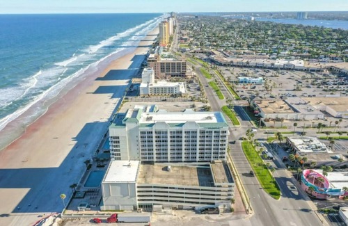 Ortona Park House | Bang For Your Buck Ocean View Hotel Condo with Kitchen
