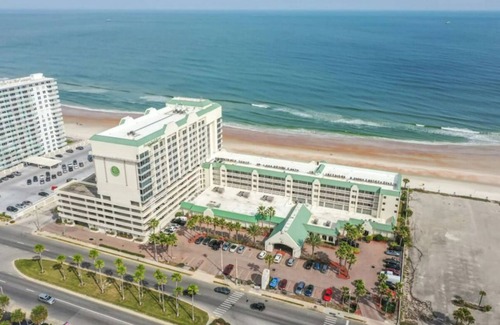 Ortona Park House | Bang For Your Buck Ocean View Hotel Condo with Kitchen