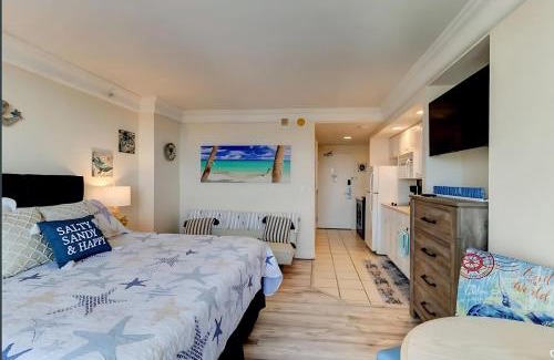 Ortona Park Apartment | Bang For Your Buck Hotel Condo On Daytona Beach with Kitchen and Ocean View
