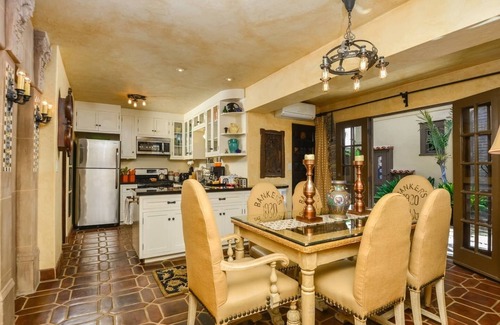 Park West House | Banker's Hill "The Carriage House" Lower Unit. Pets welcome and near Balboa Park