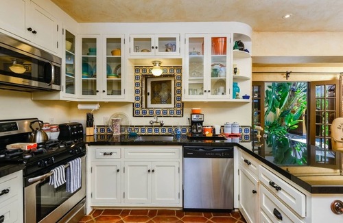 Park West House | Banker's Hill "The Carriage House" Lower Unit. Pets welcome and near Balboa Park