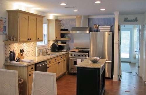 Seagrove Beach Cottage | 'Barbie's Beach House'.Perfect Cottage Steps from Beach heated pool