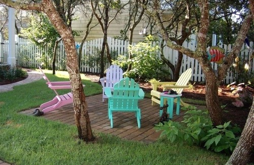 Seagrove Beach Cottage | 'Barbie's Beach House'.Perfect Cottage Steps from Beach heated pool