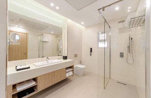 Manama Hotel | Barcelo Hotel & Residences, Bahrain