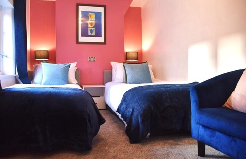 City Centre House | Bard's Nest Scholars Cottage, Central Stratford, 5 mins walk to RSC