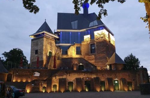 Kessel Hotel | Baron Frits
