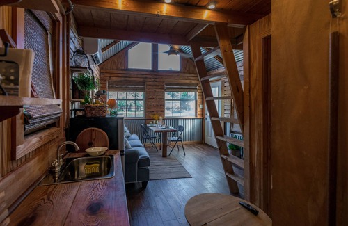 Fairhope Cabin | Bass-kin on the RIver-Tiny House-waterfront, 18min to dwntwn F'hope 38 min- Gulf