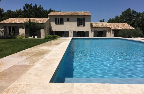 Eyragues Villa | Bastide provençale 12 pers with swimming pool, 2 steps from Saint-Rémy-de-Pce