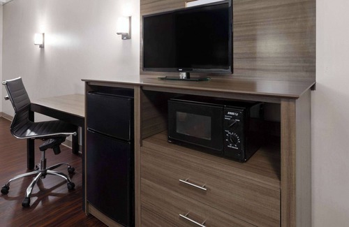 Bay City Hotel | Baymont by Wyndham Bay City