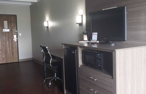 Bay City Hotel | Baymont by Wyndham Bay City
