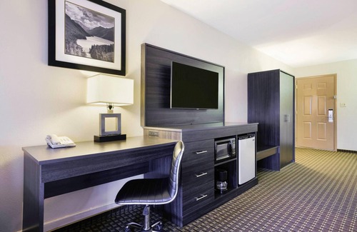 Cortez Hotel | Baymont by Wyndham Cortez