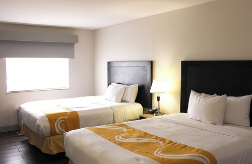 Amistad National Recreational Area Hotel | Baymont by Wyndham Del Rio