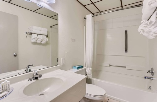 Loveland Hotel | Baymont by Wyndham Loveland/Fort Collins Area