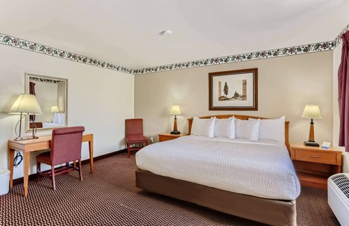 Loveland Hotel | Baymont by Wyndham Loveland/Fort Collins Area