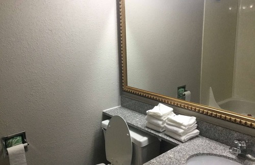 Michigan City Hotel | Baymont by Wyndham Michigan City