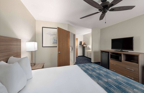 Mount Pleasant Hotel | Baymont by Wyndham Mt. Pleasant