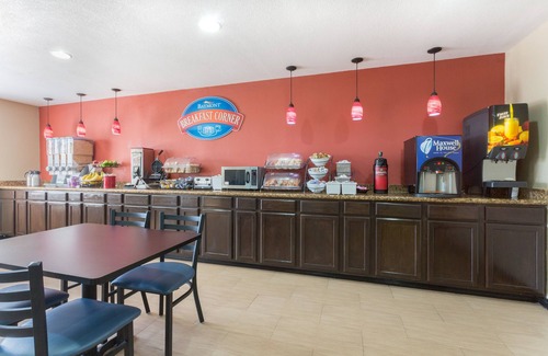Lakeview  Jefferson County Hotel | Baymont by Wyndham Port Arthur/Groves Area