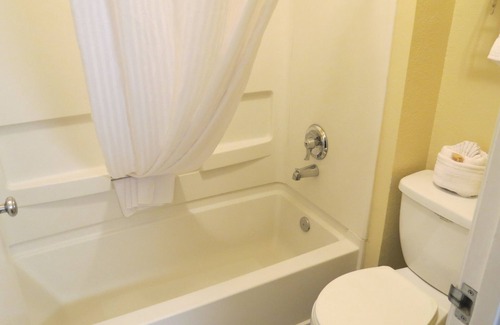 Holbrook Hotel | Baymont Inn & Suites by Wyndham