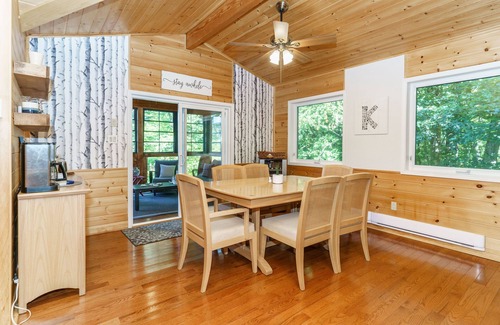 The Archipelago Cottage | Be Still On the Bay Cottage- Just steps from the Water!