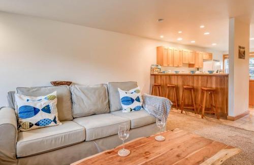 Shorepine Village House | Beach Break
