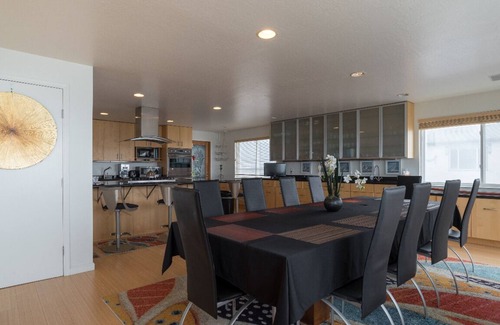 Sharp Park Apartment | Beach Front 5B/3BT 3200SQ HUGE Luxury only 7 miles from San Francisco