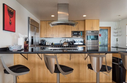 Sharp Park Apartment | Beach Front 5B/3BT 3200SQ HUGE Luxury only 7 miles from San Francisco