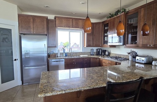 Ocean Shores House | Beach Gem- Private Beach - Hot Tub