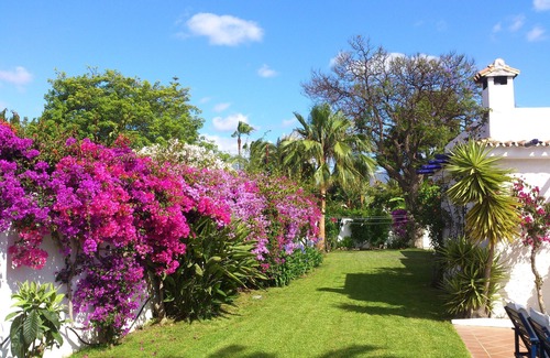 San Pedro de Alcantara Villa | ´Beach & Golf' Large Family Villa, Huge Garden, Private Pool, 350m to the Beach.