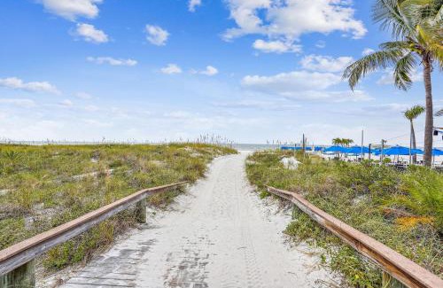 St. Pete Beach House | Beach House on the Sand