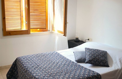 El Roc de Sant Gaieta Ski Chalet | Beach House Private Garden near Barcelona