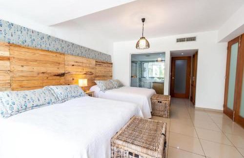 Juan Dolio - El Pueblo Apartment | Beachfront 4beds Jacuzzi Privacy Full Kitchen