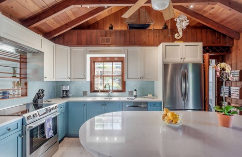 Independence Square Cottage | Beachfront, Chic a si Cottage, original vintage Florida charm right on the Gulf