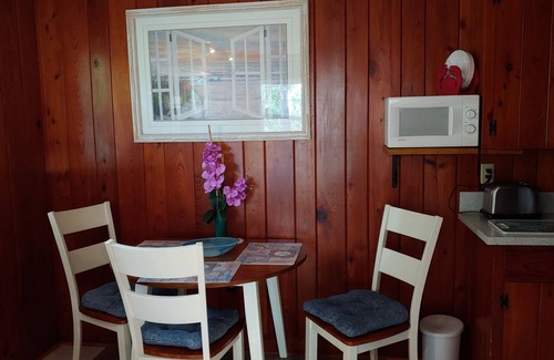 Indian Rocks Beach Cottage | Beachfront Cottages (Patio) at Beautiful Sandy Shores on Gulf of Mexico