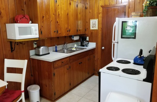 Indian Rocks Beach Cottage | Beachfront Cottages (Patio) at Beautiful Sandy Shores on Gulf of Mexico