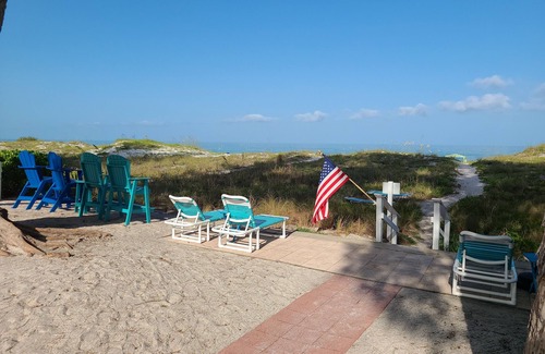 Indian Rocks Beach Cottage | Beachfront Cottages (Patio) at Beautiful Sandy Shores on Gulf of Mexico