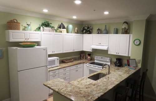 Indian Rocks Beach Condo | Beachfront Condo w/breathtaking full ocean & pool views, Top Flr, Small complex