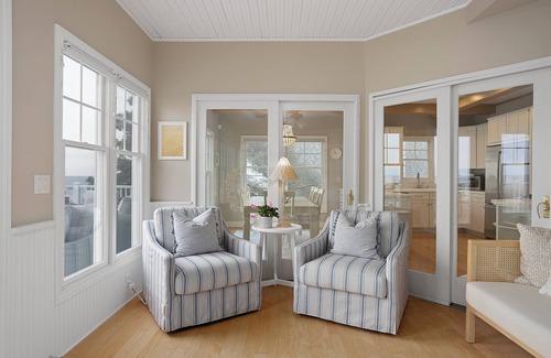 Ferrysburg Cottage | Beachfront Cottage on Lake Michigan. Summer 2025 open! Dog Friendly!