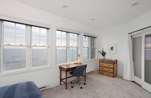 Ferrysburg Cottage | Beachfront Cottage on Lake Michigan. Summer 2025 open! Dog Friendly!