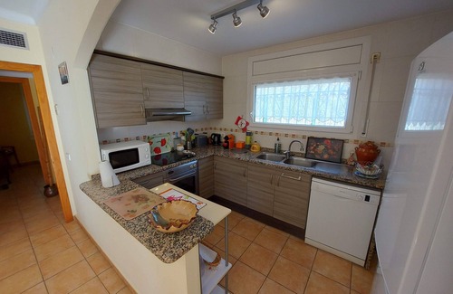 L'Escala Villa | Beachfront house in quiet location with private pool and free WiFi.