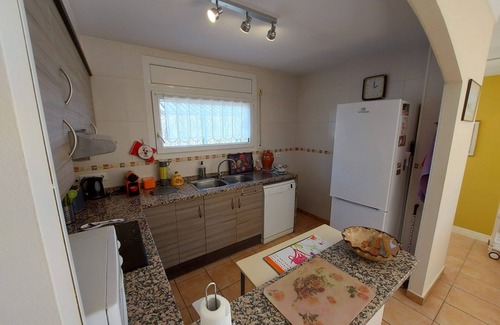 L'Escala Villa | Beachfront house in quiet location with private pool and free WiFi.