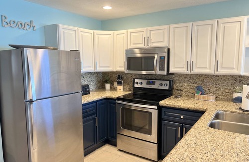Puerto Penasco Resort | Beachfront Newly Remodeled Luxury Condo-Sonoran Spa W 410 -3BR 2 BA Next to pool