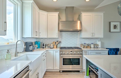 Topsail Beach House | Beachfront Oasis w/2 Large Decks, BBQ & Views!