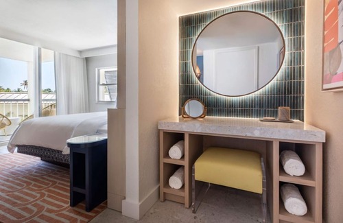 Islamorada Hotel | Beachfront Retreat | Suite w/Balcony, 3 Outdoor Pools & Free Parking