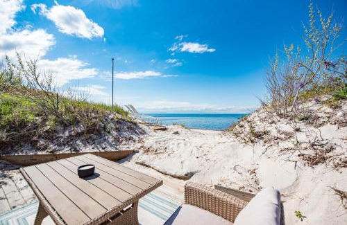Wading River House | Beachfront Romance: Rustic Home w/Private Beach