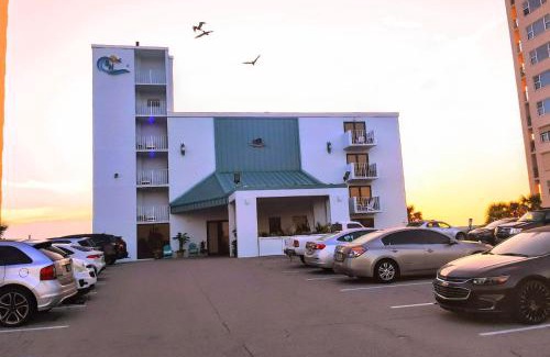 Daytona Beach Shores Hotel | Beachside Hotel - POOL IS OPEN!