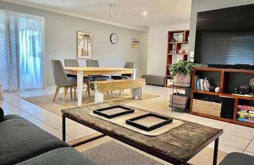 Dicky Beach House | Beachside retreat