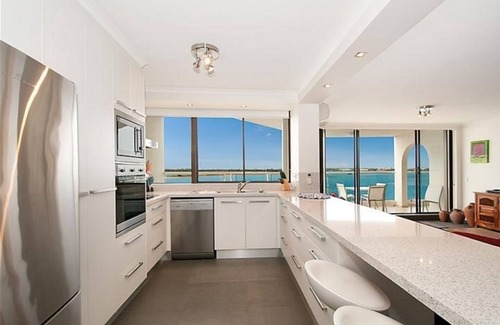 Labrador Apartment | Beaconlea Tower Apartments