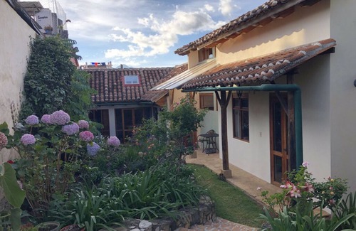 De La Merced House | Beautiful Home in Barrio El Cerrillo