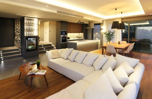 Prazeres Villa | Beautiful Calheta Villa | Villa Bella Vita | 3 Bedrooms | Stunning Sea Views |.