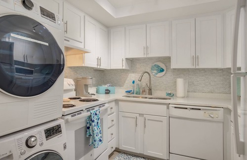 South Beach Condo | Beautiful 1 Bedroom Bluff Villa with view of Sound